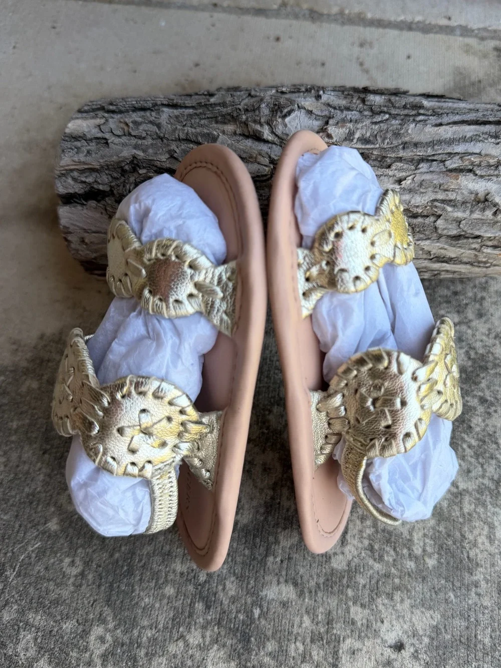 Gold leather baby sandals  NWOB Sz-3-6.   M